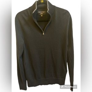 Banana Republic men’s size small 100% marino wool half zip sweater.  EUC